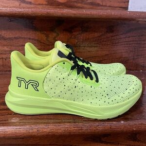 TYR RNR-1 Running Shoes Neon Volt Black Techknit Mens Size 6 Women’s 7.5